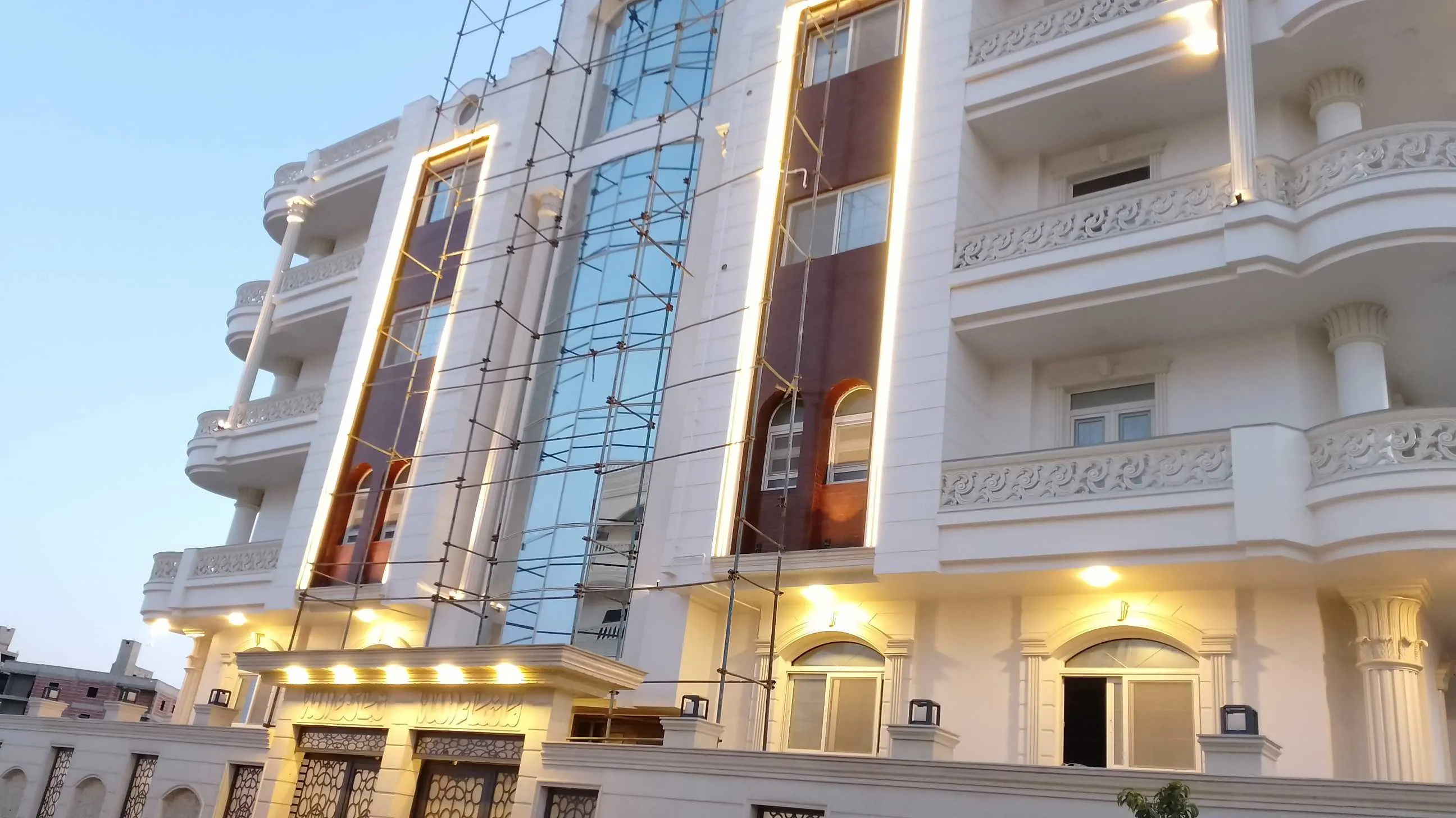ابو عمر الكهربائي
