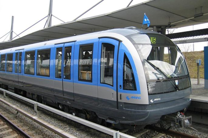 Зачем в московского метро появятся полуавтоматические поезда