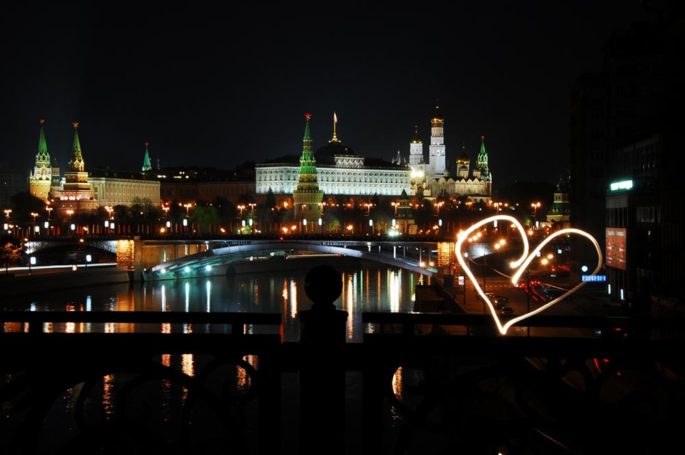 Для туристов Москва «Не просто город» — новый слоган и туристическая символика