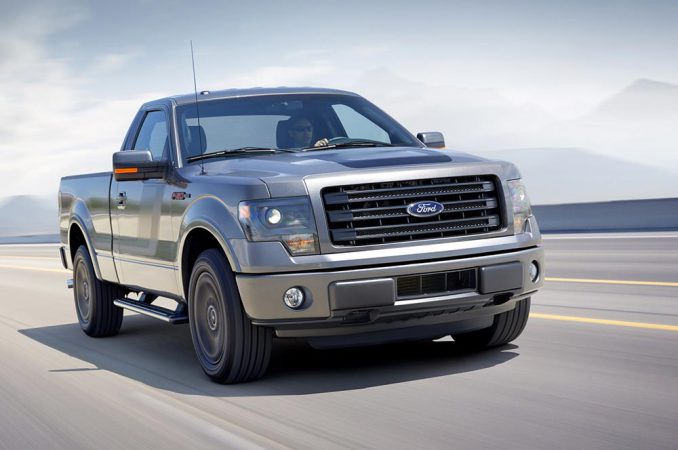 Компания Ford запускает рекламную кампанию для новых моделей F-150