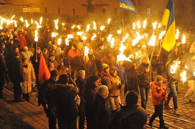 Факельное шествие необандеровцев в Киеве