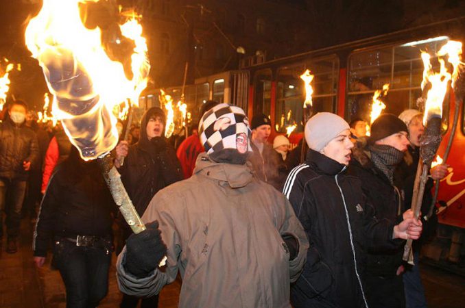 Факельное шествие необандеровцев в Киеве
