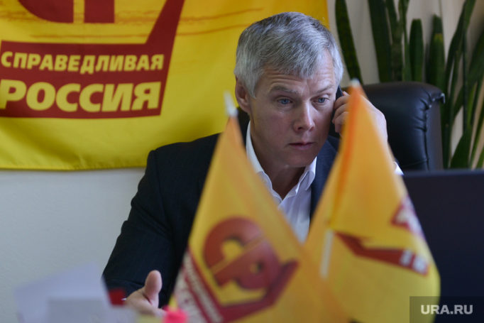 Депутат Валерий Гартунг принуждает людей писать кляузы на «Единую Россию»