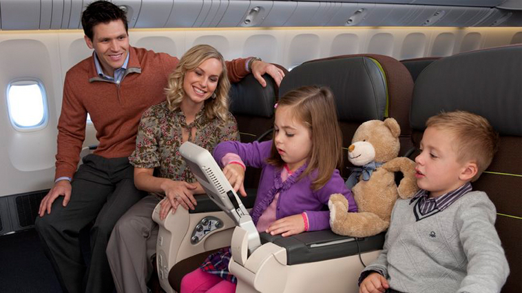 Авиакомпания Ryanair специально рассаживает пассажиров с детьми, чтобы те платили за выбор места