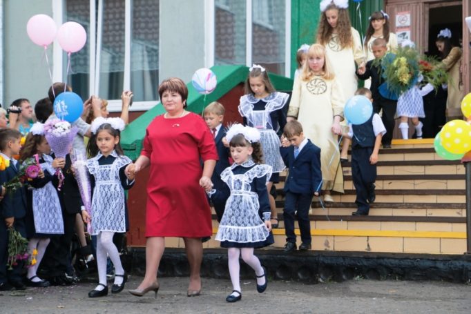 Торжественные мероприятия к началу учебного года, проводятся московскими школами по третье сентября включительно