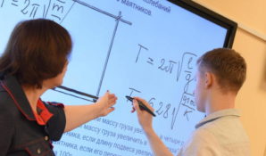 Премьер-министр узнал об особенностях работы образовательного проекта «Московская электронная школа»