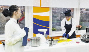 С пользой для здоровья: в школах Москвы продолжаются кулинарные мастер-классы