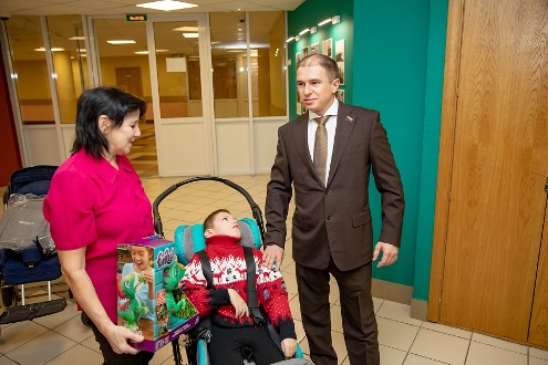 Михаил Романов пообещал содействие в решении жилищной проблемы ребенка-инвалида