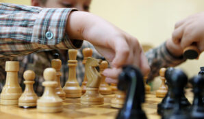 Андрей Зинин: столичных школьников учат играть в шахматы уже с 1 класса