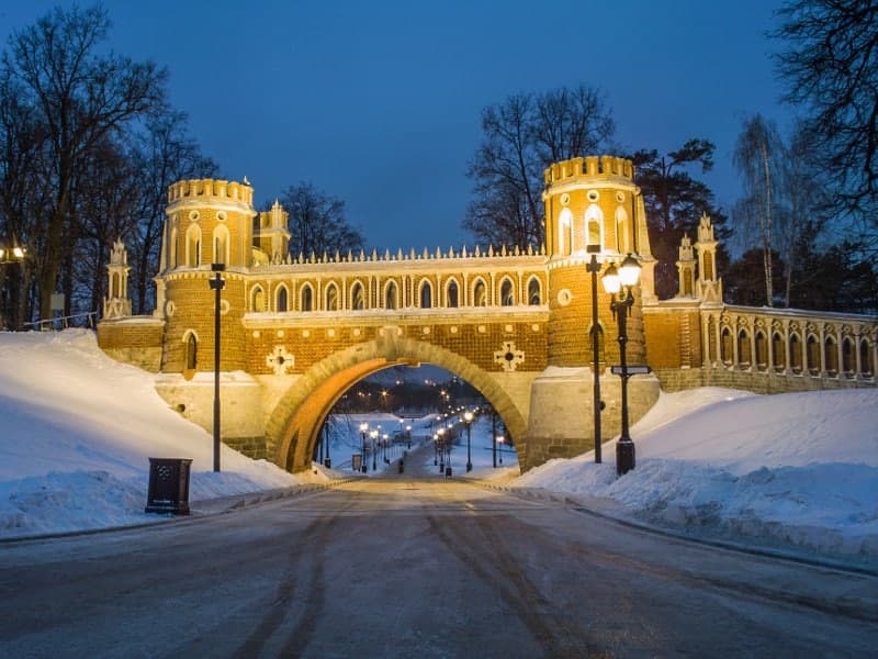Музей-заповедник «Царицыно» украсят к Новому году канделябрами, каретами и светящимися инсталляциями