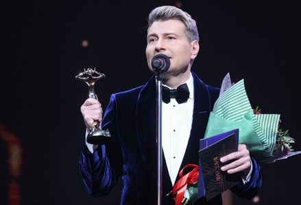 Николай Басков поздравил Михаила Гуцериева с победой в номинации «Поэт года»