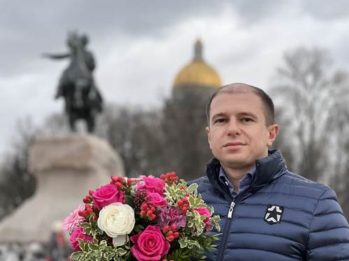 Михаил Романов 8 марта обратился к женщинам с поздравительным письмом