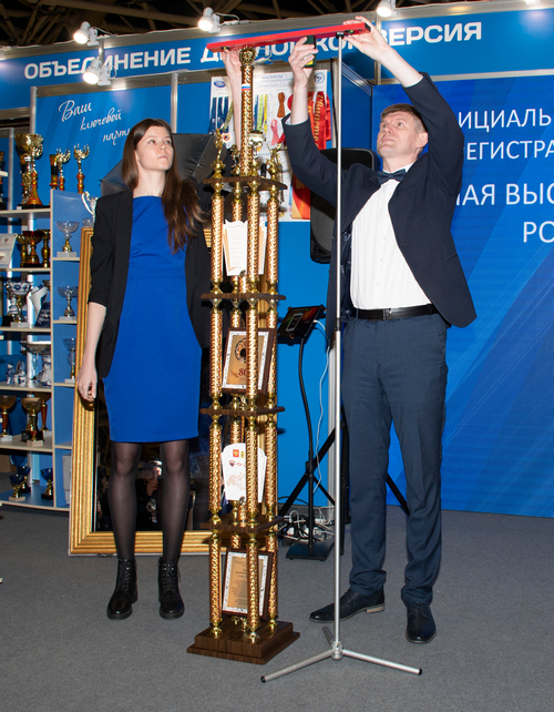 В честь Аркадия Дадаева изготовлена самая высокая награда в России – кубок высотой более 2 метров