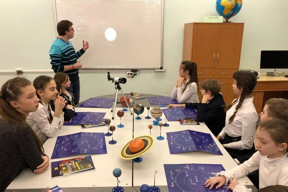 Для школьников Москвы подготовили образовательную программу о космических исследованиях