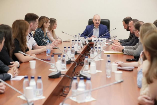 Сергей Кабышев провел встречу с молодыми международниками