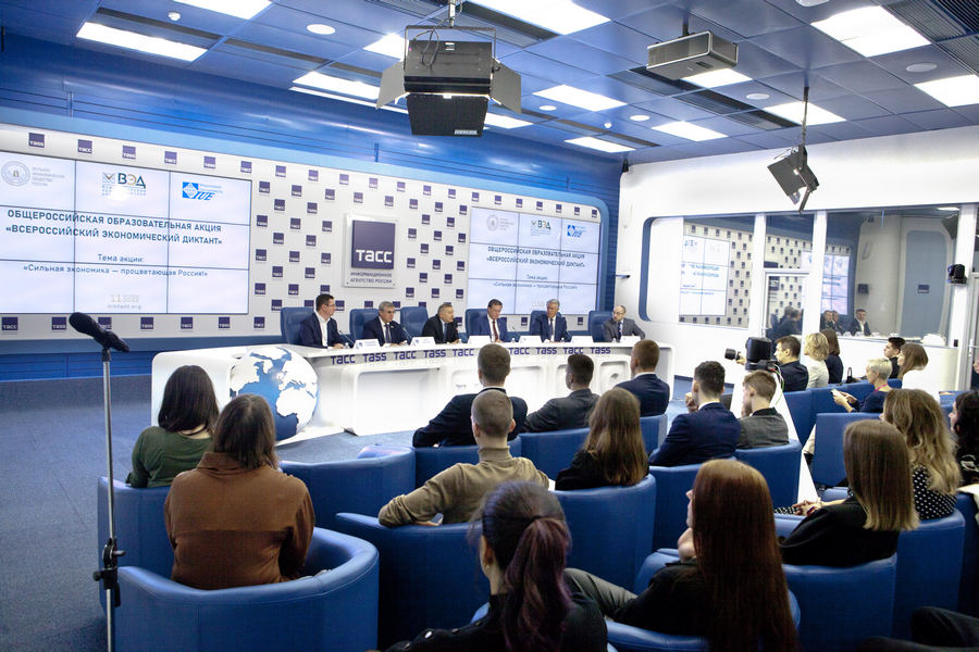 Всероссийский экономический диктант стартует 11 октября при поддержке Фонда Юрия Лужкова