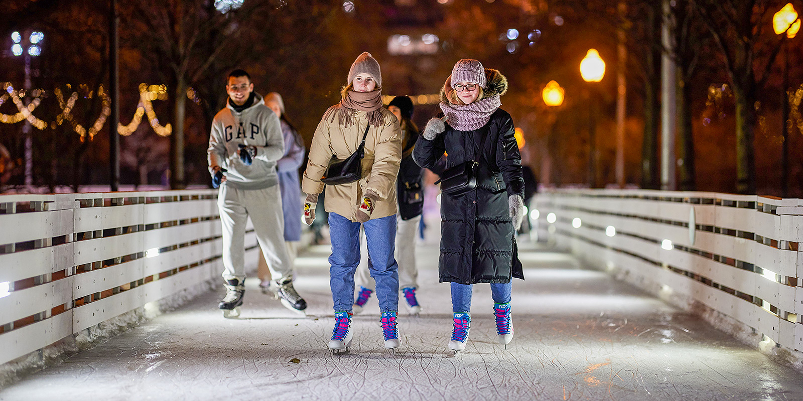 В парках Москвы открылся 21 каток с искусственным льдом