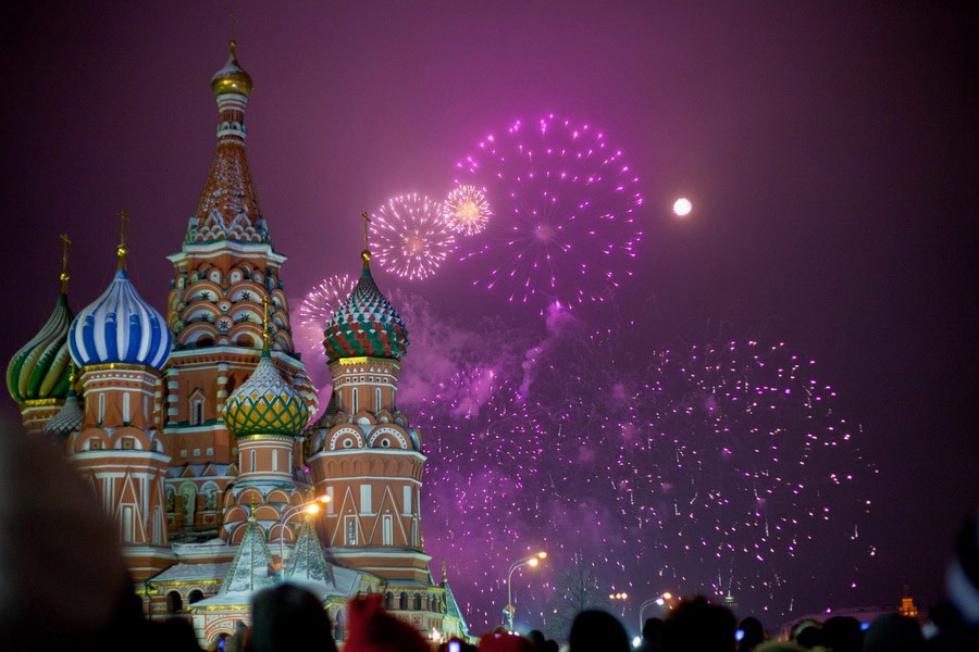 В ЖК «Равновесие» в День России прошла акция по благоустройству дворов