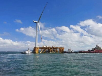 Сооружена первая в мире плавучая ветроэлектростанция с офшорной турбиной Shanghai Electric 