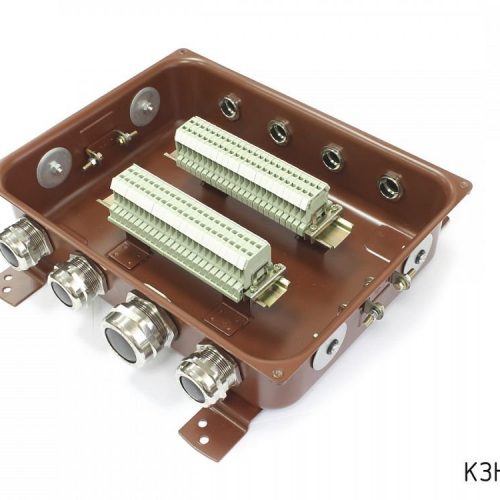 КЗНС-48 УХЛ 1,5 IP65 латунный ввод  (zeta30350): Клеммная коробка с наборными зажимами