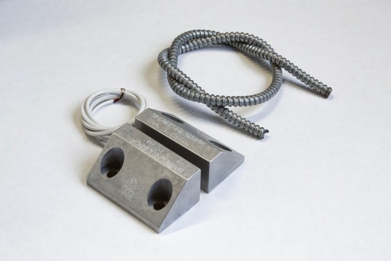 ИО 102-56 "Норд" Б2М (3): Извещатель охранный точечный магнитоконтактный, кабель в металлорукаве