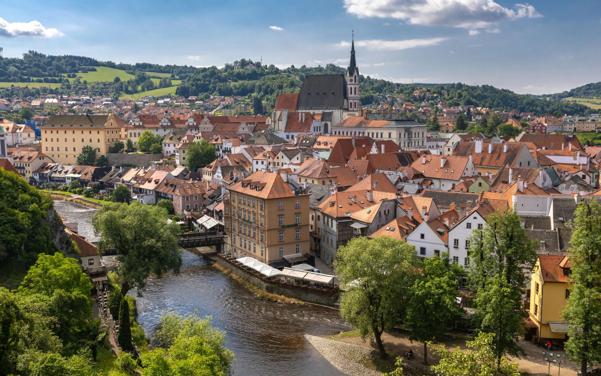 Hire international talent in Czechia
