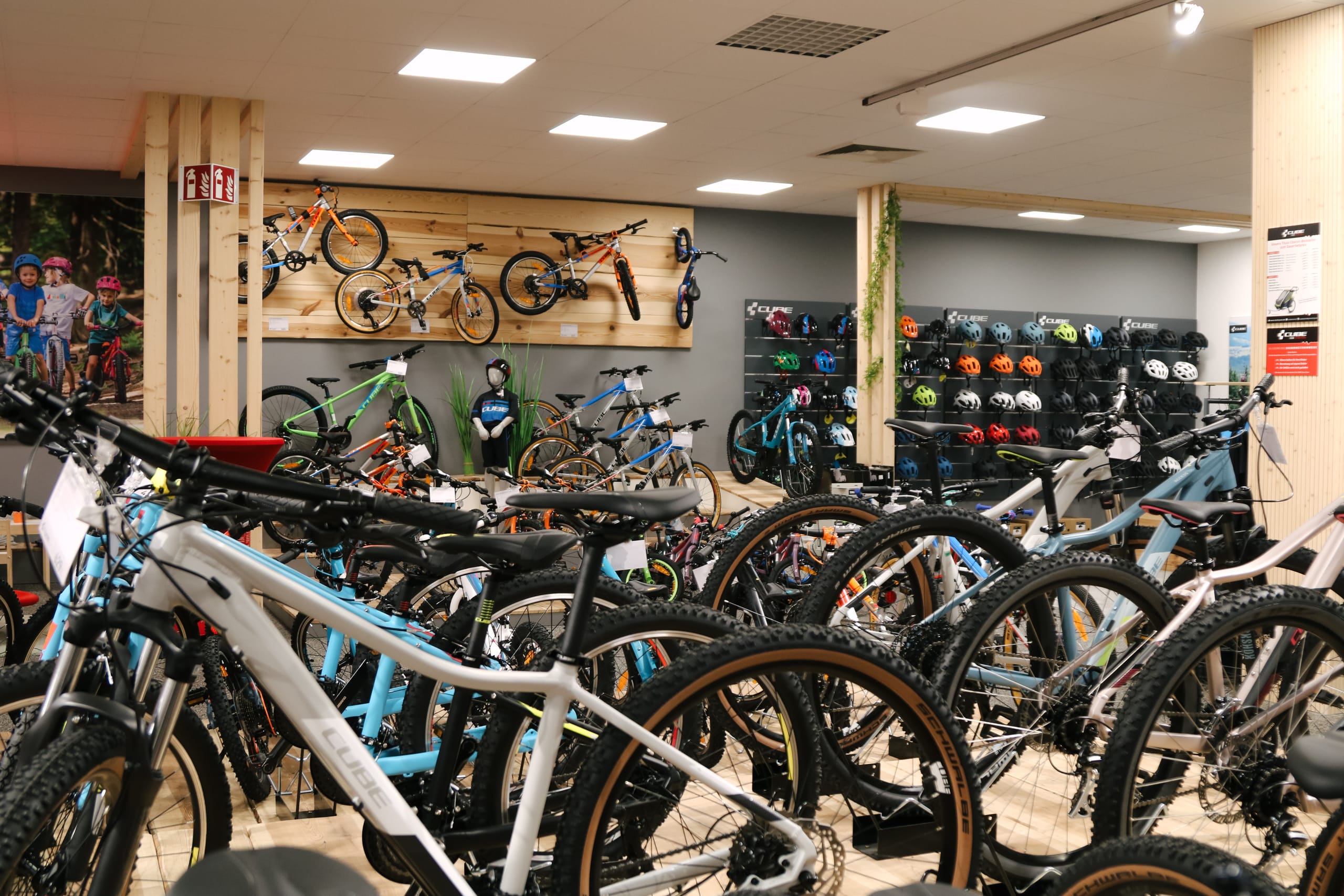 kinder fahrradhelm giro Scamp II Kinder-Helm MAX 30 Smart GPS Category:E Bike Trekking_Bosch Performance CX Trikot:S