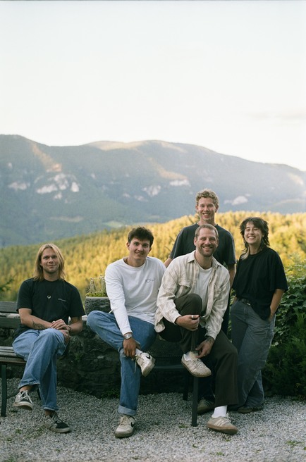 Event image for CASSIES / humming people