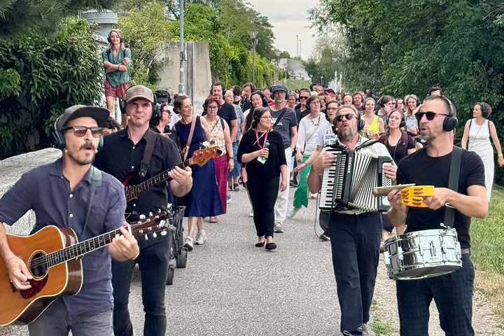 Performance image for Funkkopfhörer-Konzert im Gehen