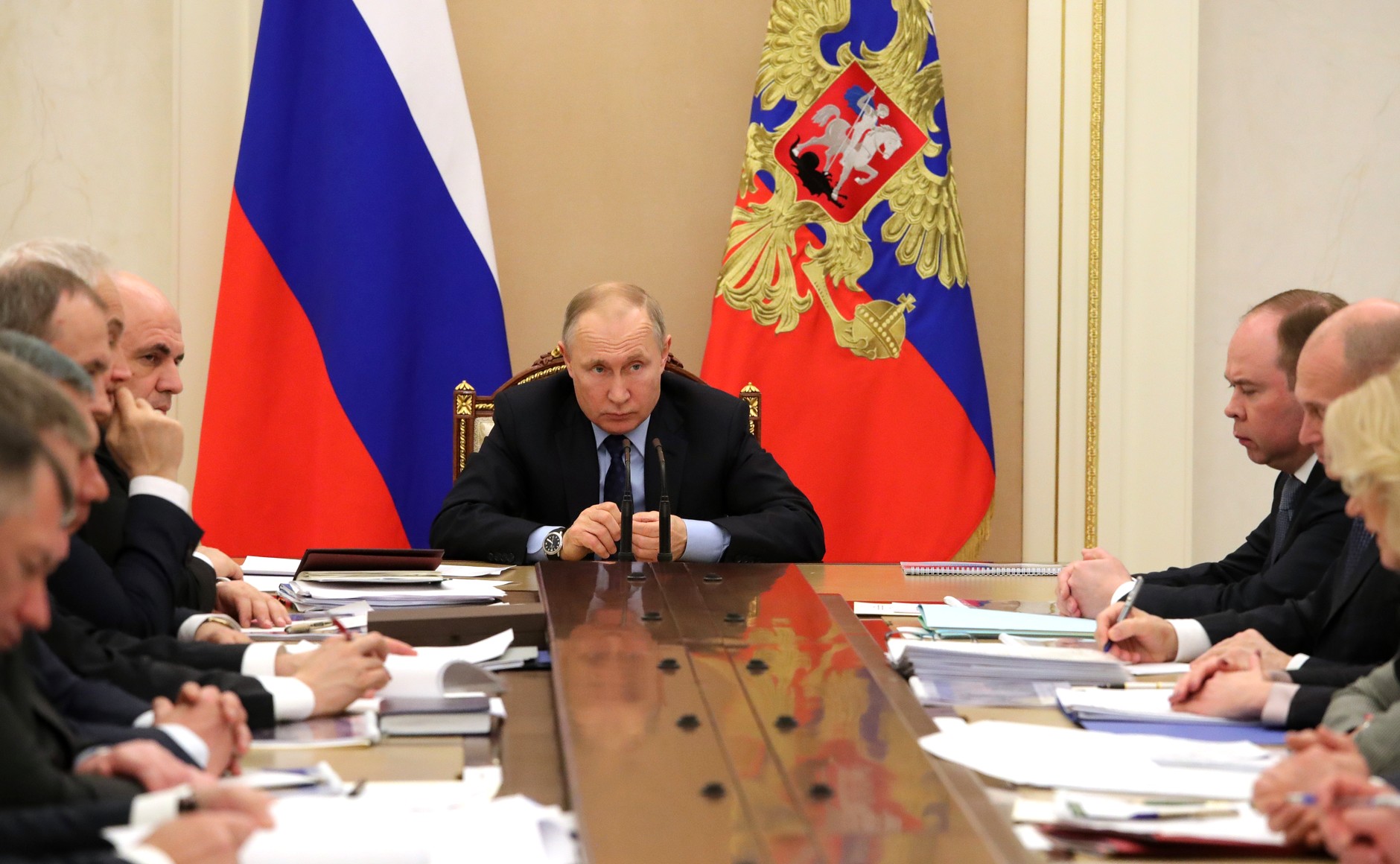 Путин поручил проиндексировать пенсии на рекордные 8,6%