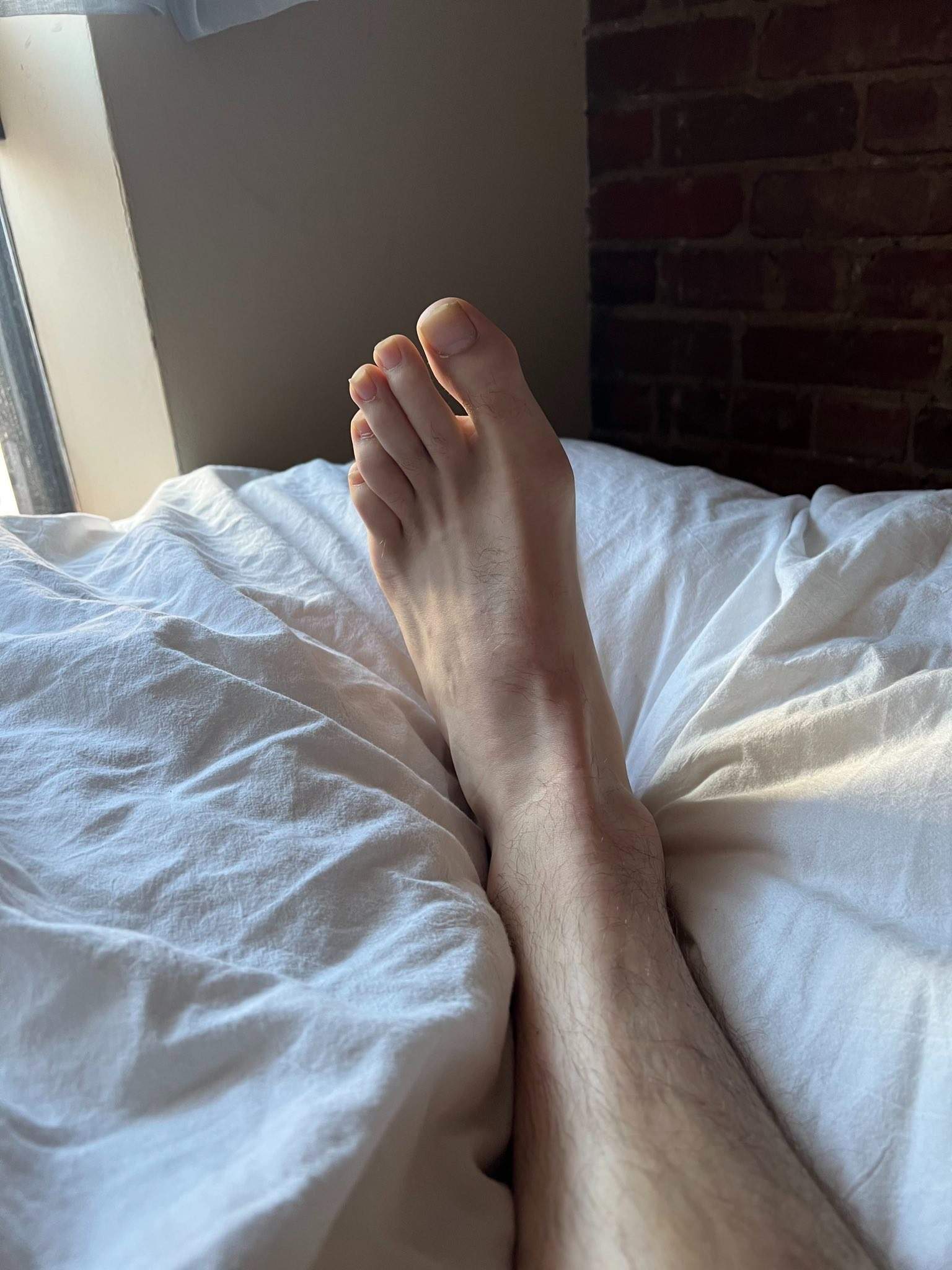 dude_feet