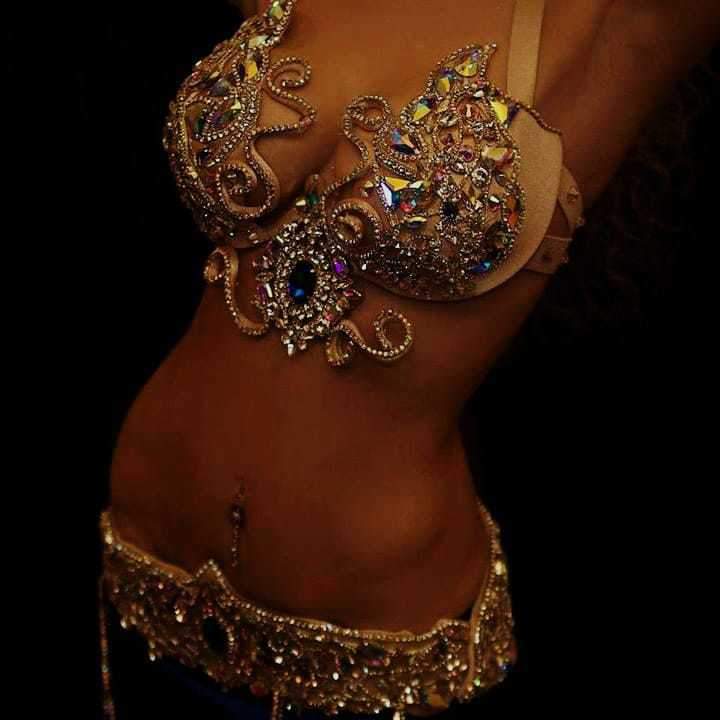 bellydance.adrienne