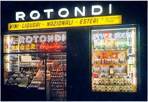 Dal 1939 Enoteca Liquoreria VINICOLA ROTONDI. Vendita vini e distillati. Liquor store a Milano