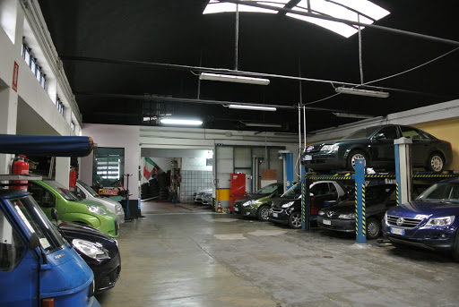 Garage Autofficina F.lli Santamaria S.a.s.