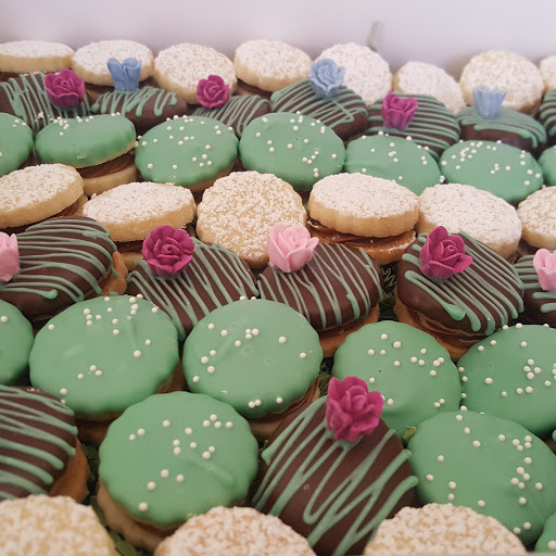 Sweet Fabula - Custom cookies, cakes and desserts