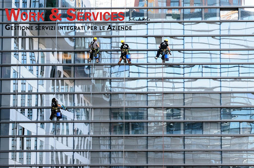 Work & Services Impresa di pulizie di Milano per uffici, condomini e hotel