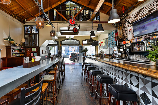 Brickhouse Cafe: Bar & Grill