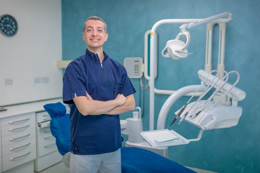 Dott. Cacciatore, Dentista Specialista in Ortodonzia