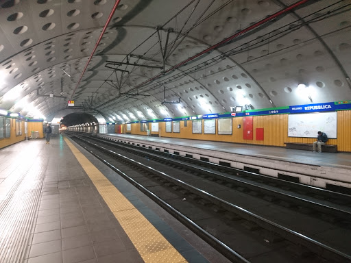 Stazione di Milano Repubblica