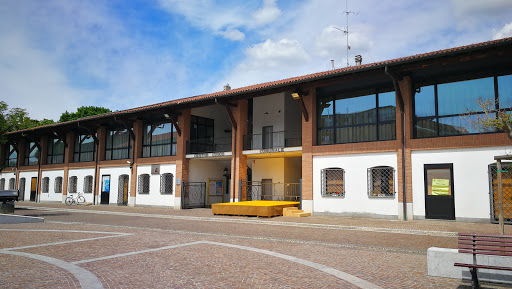 Centro Civico Comunale - Area Istruzione, Sport e Tempo libero.