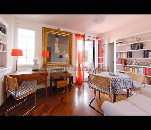 Luxury holiday apartment with terrace at Spanish steps in Rome | EasyDomus.com