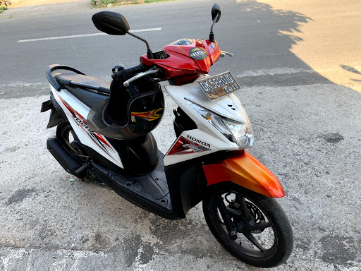 Rai scooter rental