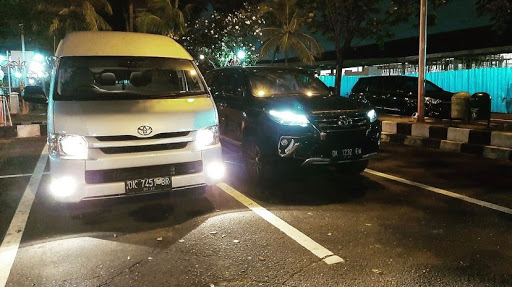 Bali Van Car Rental Fortuner VRZ Innova Reborn HiAce Avanza BRV