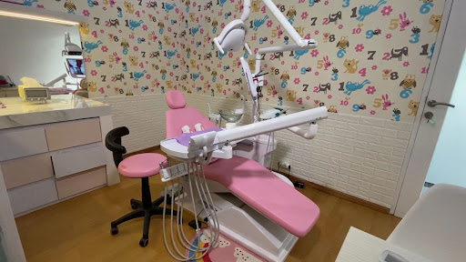Her Kids Dentist