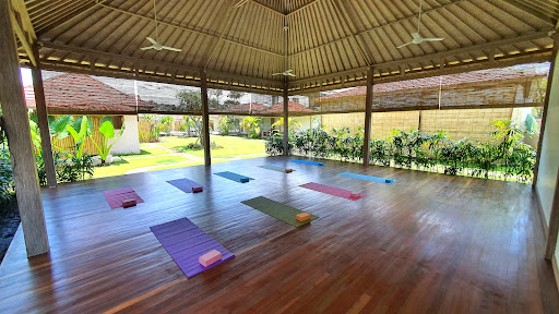 Anandam Yoga School