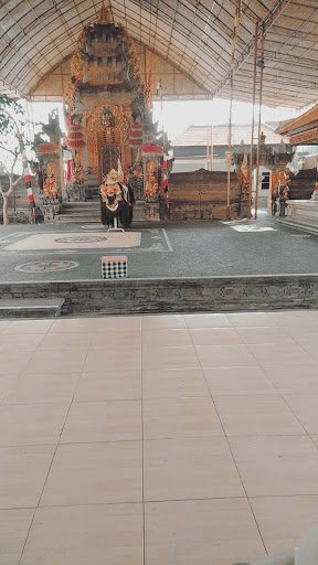 Pertunjukan tari barong Seraya Budaya