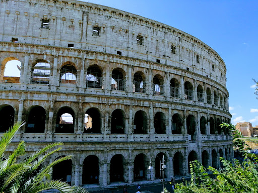 All'Ombra del Colosseo