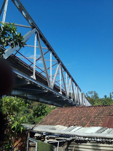 Jembatan Kali Unda Lebah