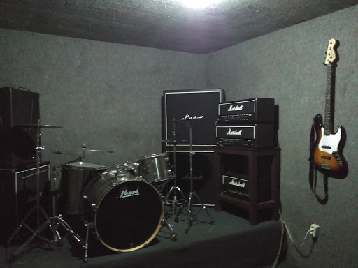 Adik Studio Music