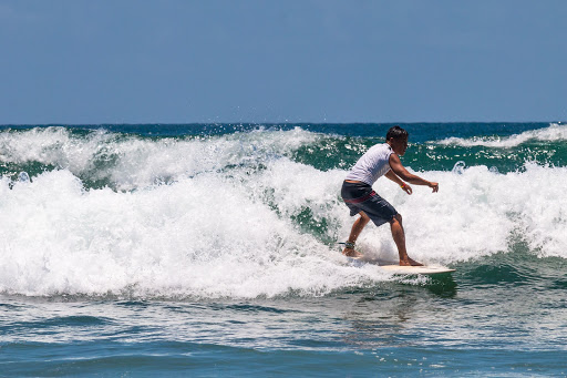 Ekos Surfing Lessons